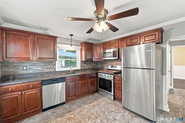 15 Ashland Avenue, Waterbury, CT 06708