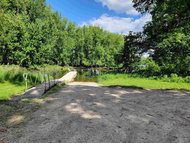 N4524 Prairie Knoll Circle, Portage, WI 53901