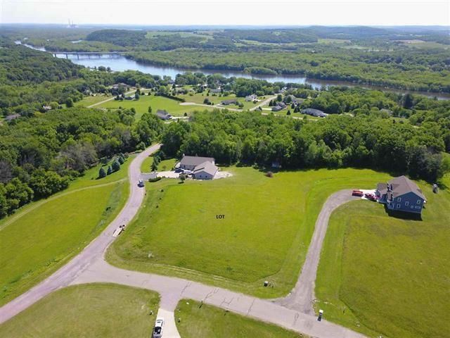N4524 Prairie Knoll Circle, Portage, WI 53901