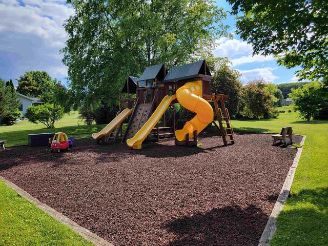 N4524 Prairie Knoll Circle, Portage, WI 53901