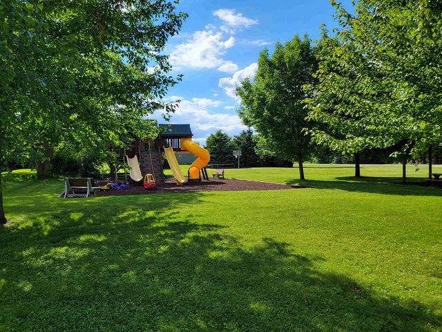 N4524 Prairie Knoll Circle, Portage, WI 53901