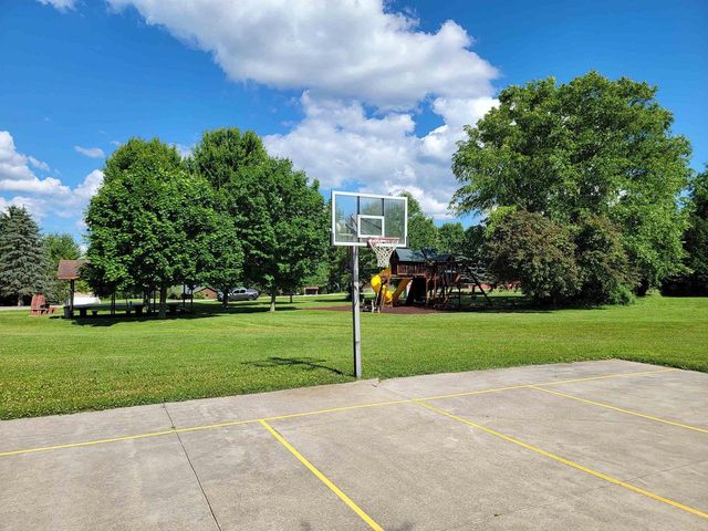 N4524 Prairie Knoll Circle, Portage, WI 53901