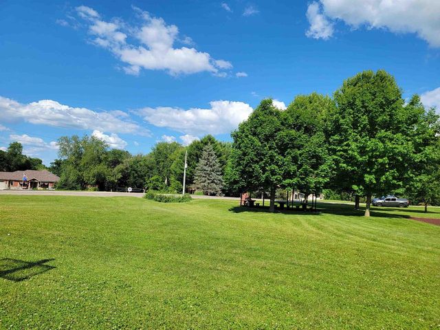 N4524 Prairie Knoll Circle, Portage, WI 53901