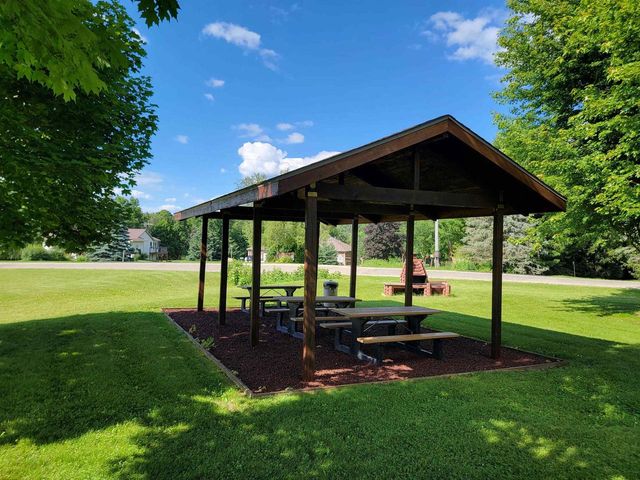 N4524 Prairie Knoll Circle, Portage, WI 53901