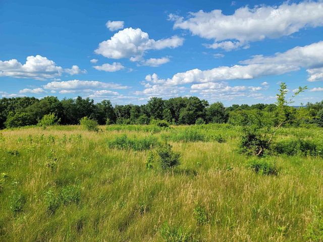 N4524 Prairie Knoll Circle, Portage, WI 53901