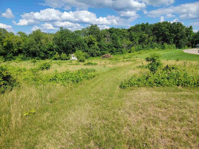 N4524 Prairie Knoll Circle, Portage, WI 53901