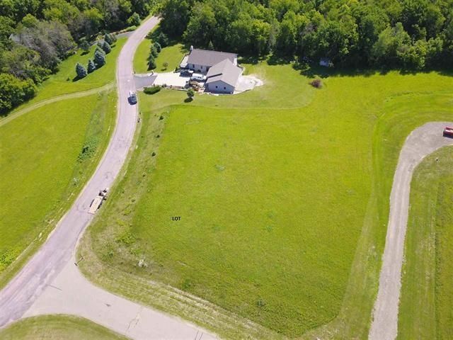 N4524 Prairie Knoll Circle, Portage, WI 53901