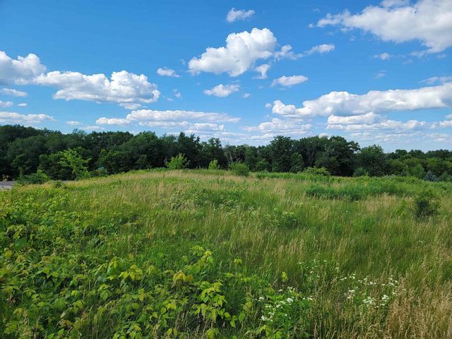 N4524 Prairie Knoll Circle, Portage, WI 53901