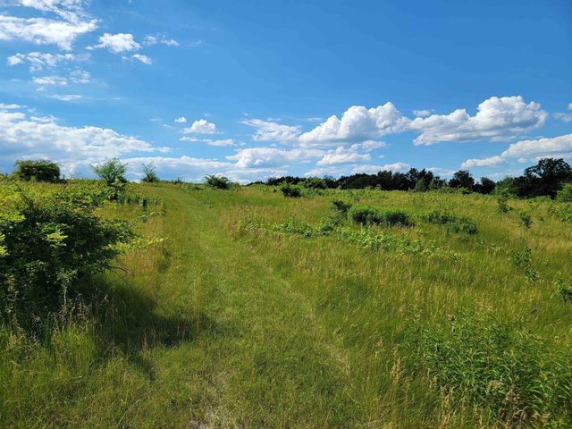 N4524 Prairie Knoll Circle, Portage, WI 53901