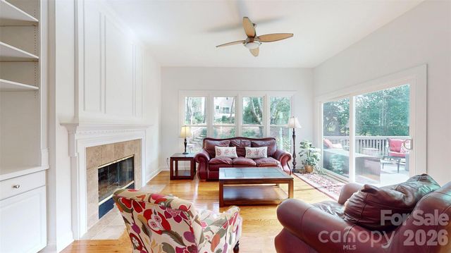 5423 Piper Glen Drive, Charlotte, NC 28277