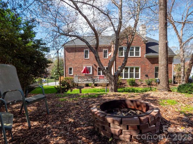 5423 Piper Glen Drive, Charlotte, NC 28277