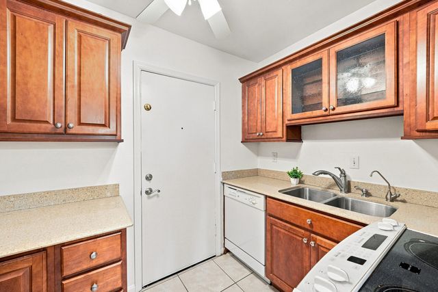 2211 NE 67TH Street 1102, Fort Lauderdale, FL 33308