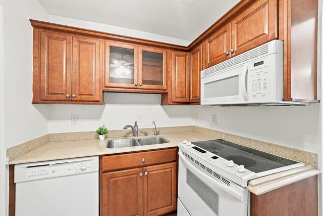 2211 NE 67TH Street 1102, Fort Lauderdale, FL 33308