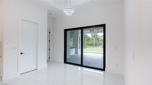 649 Golden Gate BLVD E, Naples, FL 34120