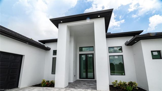 649 Golden Gate BLVD E, Naples, FL 34120