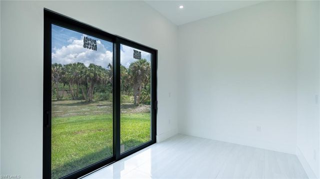 649 Golden Gate BLVD E, Naples, FL 34120