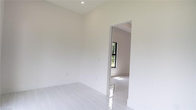 649 Golden Gate BLVD E, Naples, FL 34120
