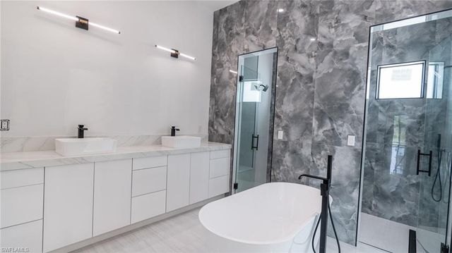 649 Golden Gate BLVD E, Naples, FL 34120