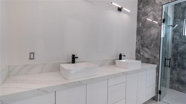 649 Golden Gate BLVD E, Naples, FL 34120