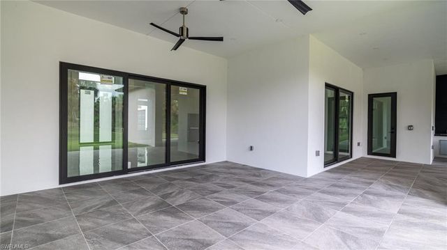 649 Golden Gate BLVD E, Naples, FL 34120