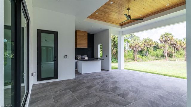 649 Golden Gate BLVD E, Naples, FL 34120