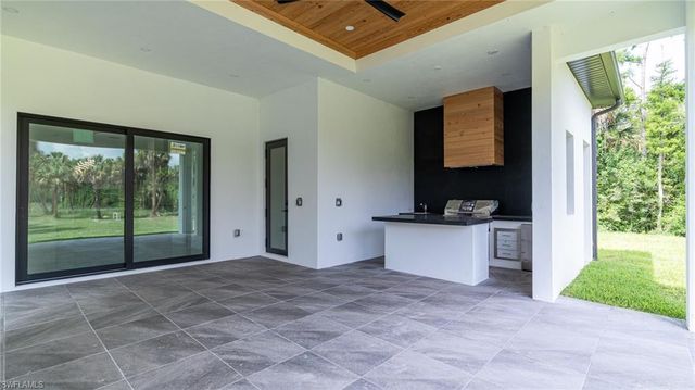 649 Golden Gate BLVD E, Naples, FL 34120