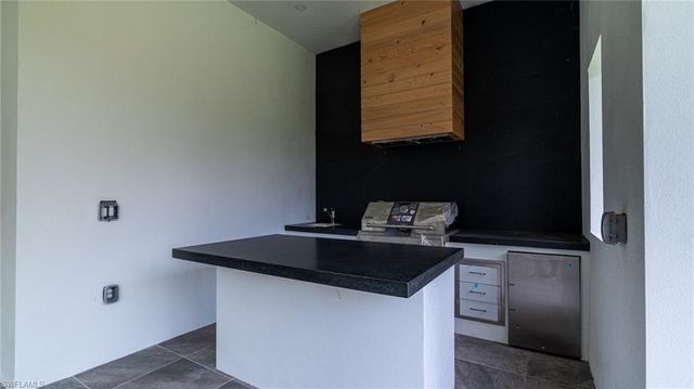 649 Golden Gate BLVD E, Naples, FL 34120