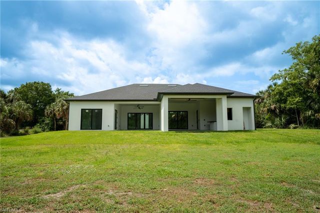 649 Golden Gate BLVD E, Naples, FL 34120