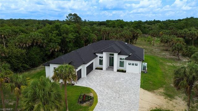 649 Golden Gate BLVD E, Naples, FL 34120