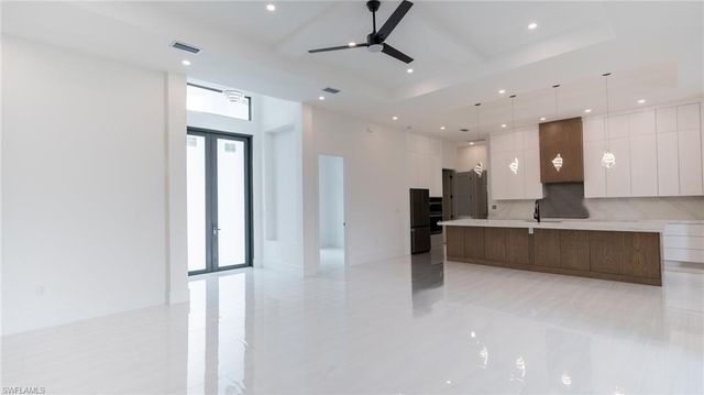 649 Golden Gate BLVD E, Naples, FL 34120