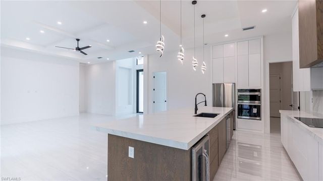 649 Golden Gate BLVD E, Naples, FL 34120