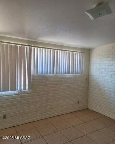 425 E Delano Street, Tucson, AZ 85705