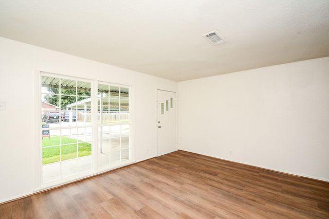 1302 Lamesa Avenue, Pasadena, TX 77506