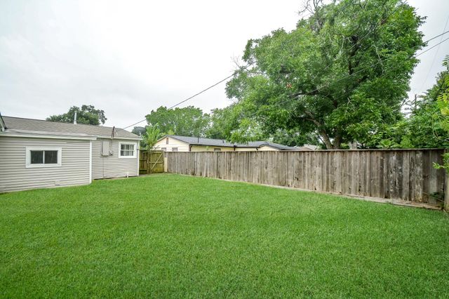1302 Lamesa Avenue, Pasadena, TX 77506