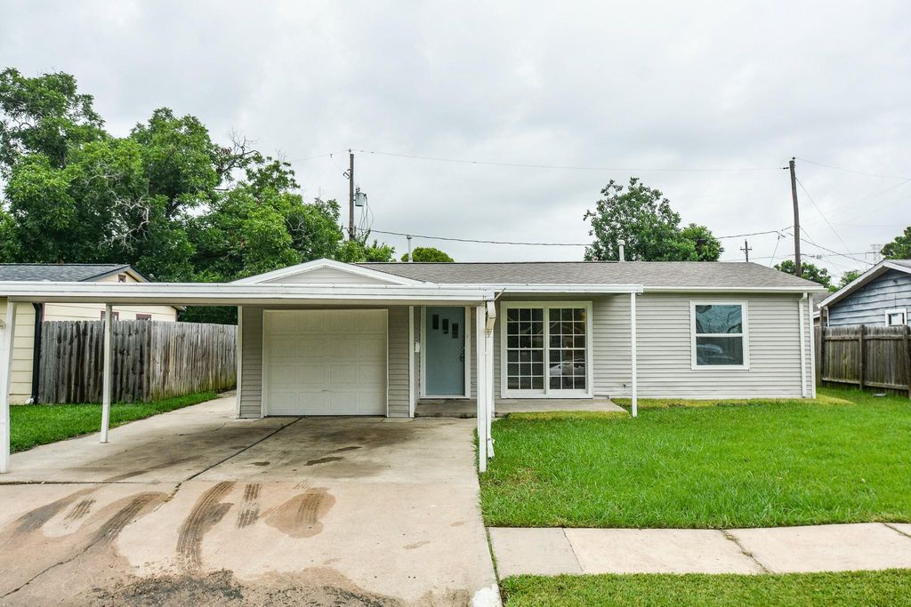 1302 Lamesa Avenue, Pasadena, TX 77506