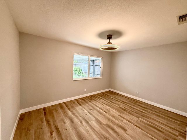 4407 Arrowood Ct, Sacramento, CA 95842