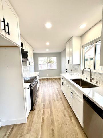 4407 Arrowood Ct, Sacramento, CA 95842