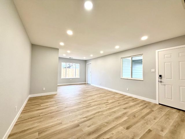 4407 Arrowood Ct, Sacramento, CA 95842