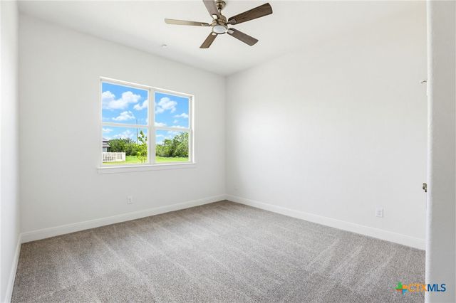 313 Farmhouse Drive, Marion, TX 78124