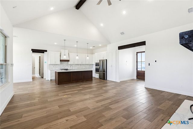 313 Farmhouse Drive, Marion, TX 78124