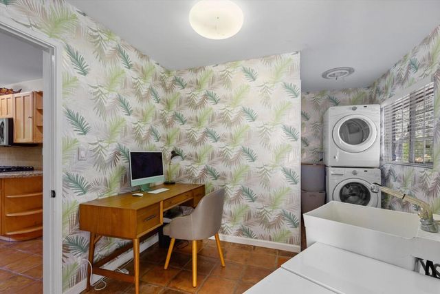 1387 E Verbena Drive, Palm Springs, CA 92262