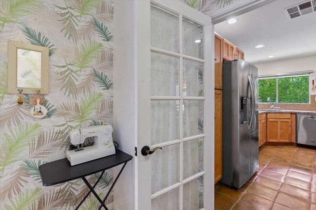 1387 E Verbena Drive, Palm Springs, CA 92262