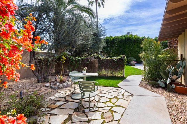 1387 E Verbena Drive, Palm Springs, CA 92262