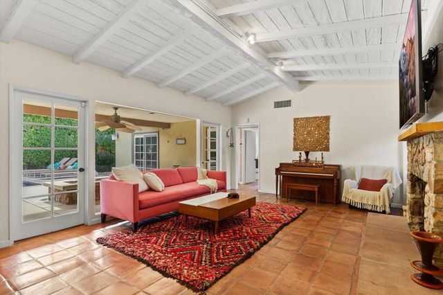 1387 E Verbena Drive, Palm Springs, CA 92262