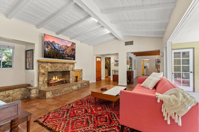 1387 E Verbena Drive, Palm Springs, CA 92262