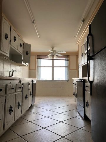 2751 S Ocean Drive 701N, Hollywood, FL 33019