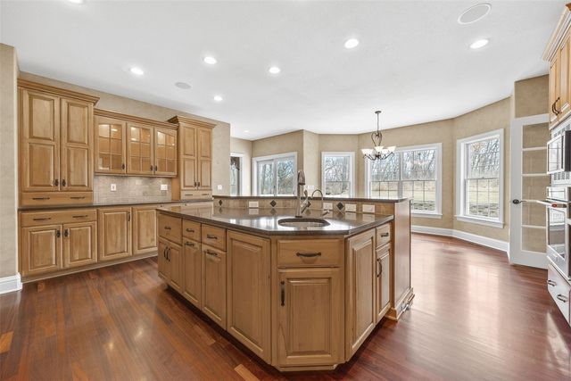 5012 Autumn DR NE, Cedar Rapids, IA 52411