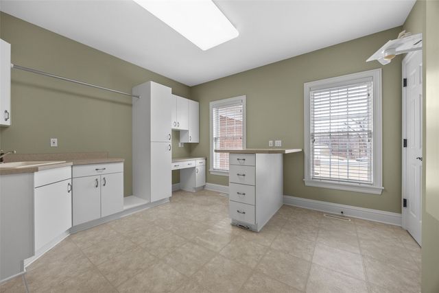 5012 Autumn DR NE, Cedar Rapids, IA 52411