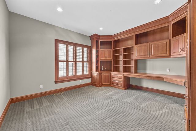 5012 Autumn DR NE, Cedar Rapids, IA 52411