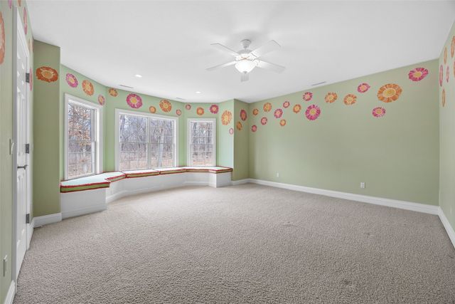 5012 Autumn DR NE, Cedar Rapids, IA 52411